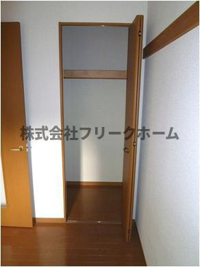 武蔵野市吉祥寺南町５丁目のアパートの収納