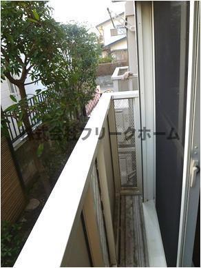 武蔵野市吉祥寺南町５丁目のアパートのバルコニー