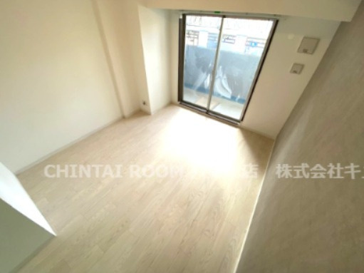 アプリーレ三宮イーストの洋室