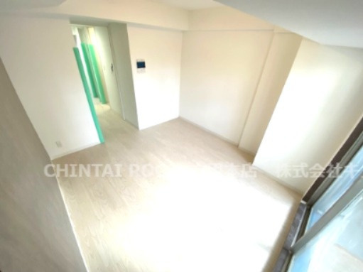 アプリーレ三宮イーストの洋室