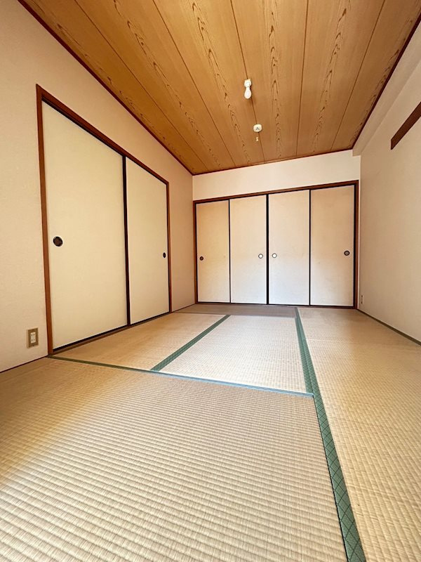 サングレイス山手館の居間・リビング