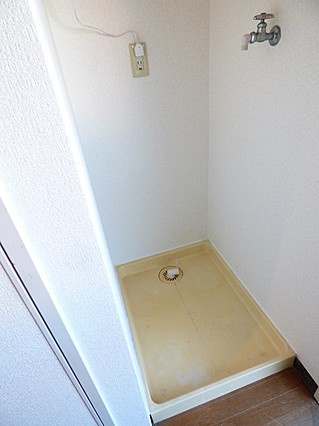 岩屋ビルの洗面所