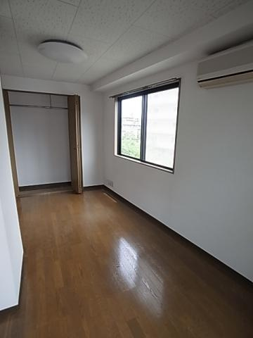 グリーン本山の居間・リビング