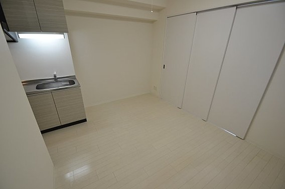 エステムコート三宮駅前Ⅱアデシオンの居間・リビング