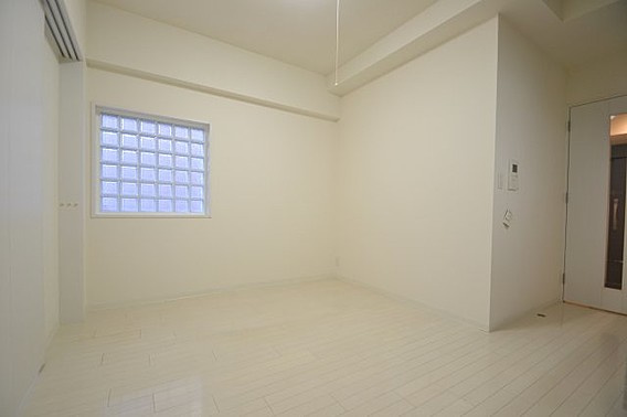 エステムコート三宮駅前Ⅱアデシオンの居間・リビング