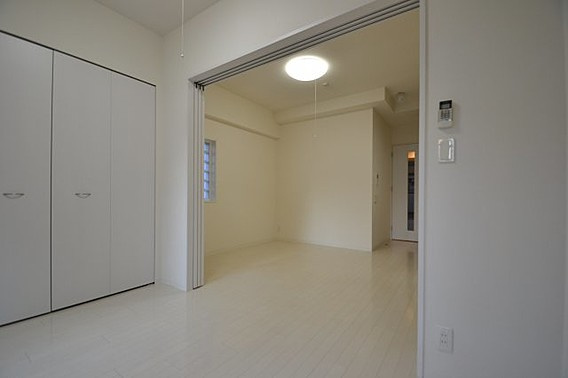 エステムコート三宮駅前Ⅱアデシオンの居間・リビング