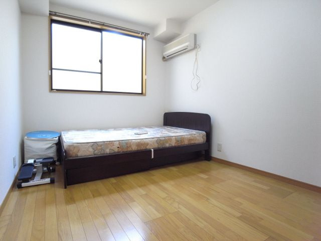 松屋北野坂ビルの居間・リビング