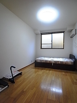 松屋北野坂ビルの居間・リビング