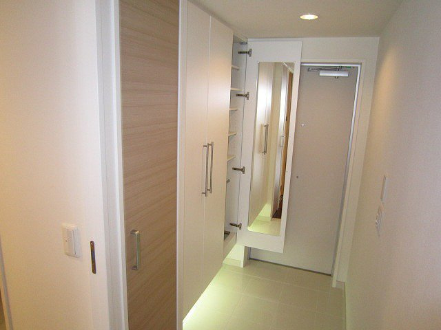 エスコートみなと元町海岸通の玄関