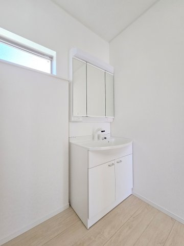 青梅市友田町3丁目　全7棟の独立洗面台