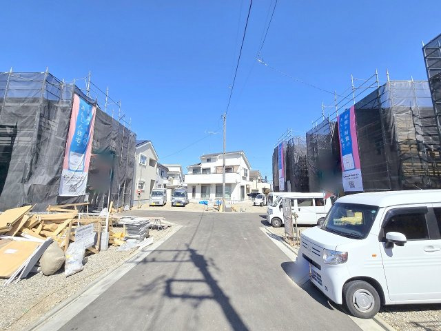 青梅市友田町3丁目　全7棟の前面道路含む現地写真