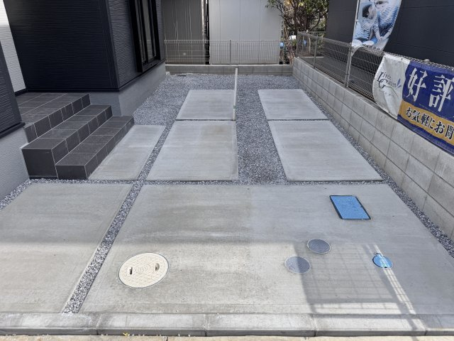 三郷市鷹野４丁目新築戸建【鷹野小学校：9分】の駐車場|1号棟駐車スペース