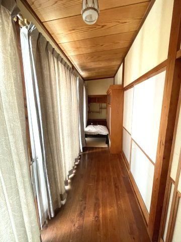 敷地約325坪　渡り廊下でつながる母屋＋ヘーベルハウス住宅のその他共用部分|広縁です