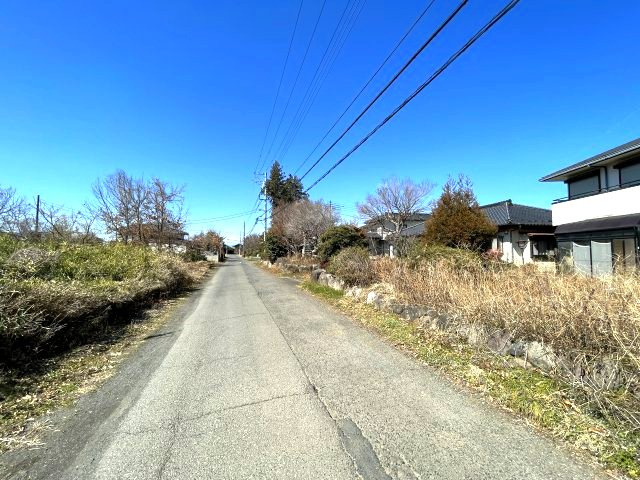 敷地約325坪　渡り廊下でつながる母屋＋ヘーベルハウス住宅の前面道路含む現地写真|前面道路含む現地写真です
