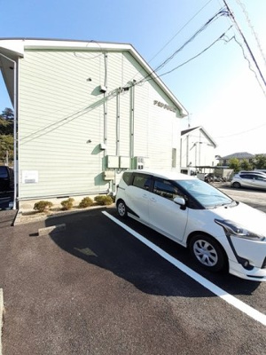 【駐車場】 | すえひろ壱番館 | 駐車場があります
