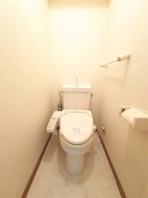 【トイレ】 | すえひろ壱番館 | 落ち着いた色調のトイレです