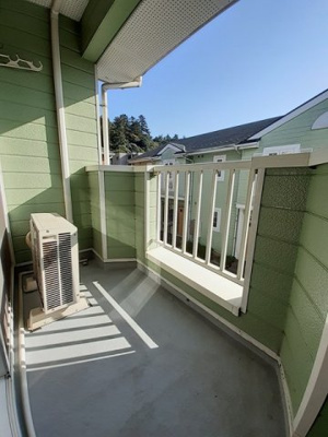 【バルコニー】 | すえひろ壱番館 | 暖かな日差しのふりそそぐバルコニー