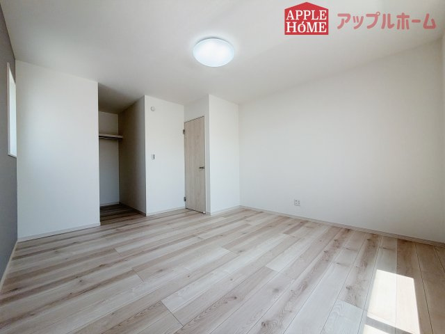 [新築住宅] 熊谷市石原 第9期 全5棟の洋室|２階居室は全室収納あり！たっぷりある収納活用でお部屋もキレイを保てます♪