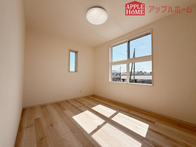 [新築住宅] 熊谷市石原 第9期 全5棟の洋室|２階居室は全室収納あり！たっぷりある収納活用でお部屋もキレイを保てます♪