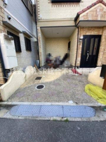 稲田新町3丁目中古戸建の駐車場|お車をお持ちの方には嬉しい駐車場がございます！自転車・バイクも置けます！