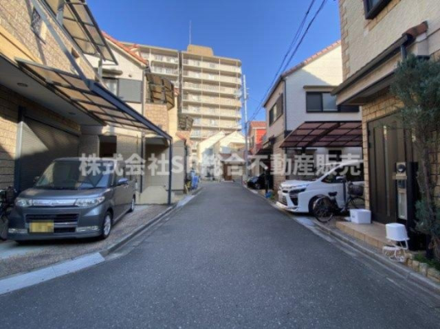 稲田新町3丁目中古戸建の前面道路含む現地写真|弊社は中古戸建のご紹介、その後のリフォームのご提案、
賃貸物件のご紹介、すべてご対応可能です。
お客様にあったプランをご提案致します。
まずはお問合せ下さいませ。