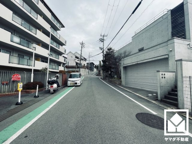 シーアイマンション夙川の周辺|阪急電鉄甲陽線「苦楽園口」駅まで徒歩約12分、阪急電鉄神戸線「夙川」駅まで徒歩約13分、JR東海道本線「さくら夙川」駅まで徒歩約14分、阪神電鉄本線「西宮」駅まで徒歩約18分の立地。