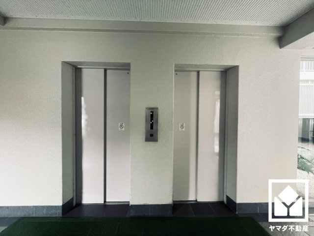 シーアイマンション夙川のその他共用部分|2基のエレベーターを設置し、待ち時間を短縮。快適な住まいへのアクセスをスムーズに。