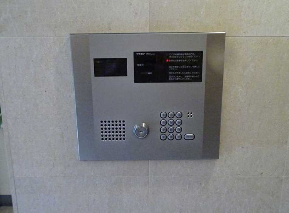 レジデンス三宿　ネット無料　トランクルーム 　駐車場ありのセキュリティ