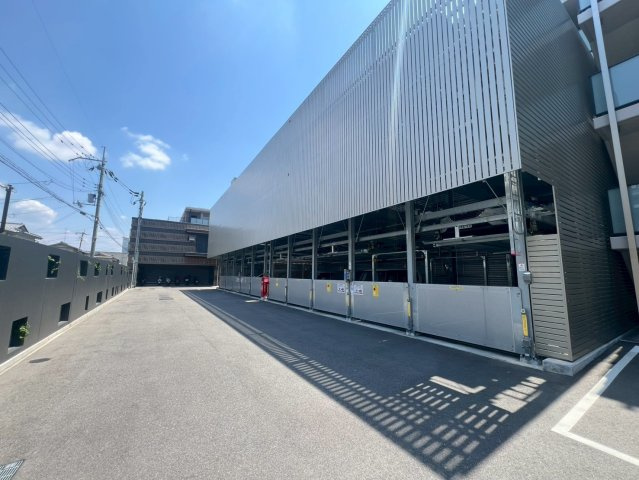 シエリア茨木東宮町の駐車場