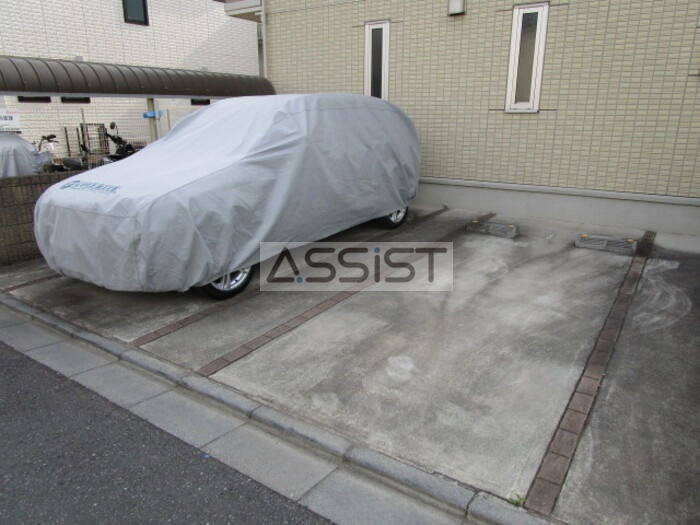 サン・ボヌールの駐車場