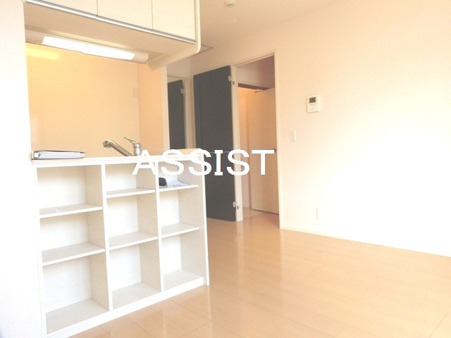 サン・ボヌールの居間・リビング|室内写真：設備同仕様の別号室です