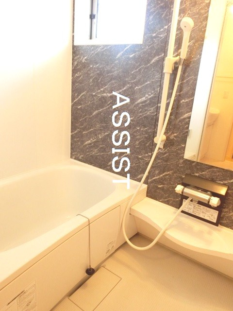 サン・ボヌールの浴室|室内写真：設備同仕様の別号室です