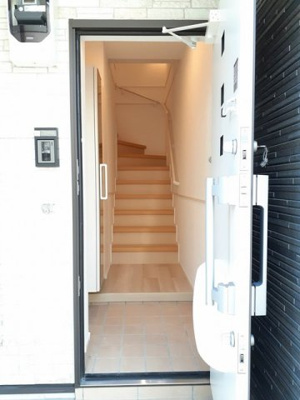 【玄関】 | サンヴィレッジＢ | ゆったりとした玄関です