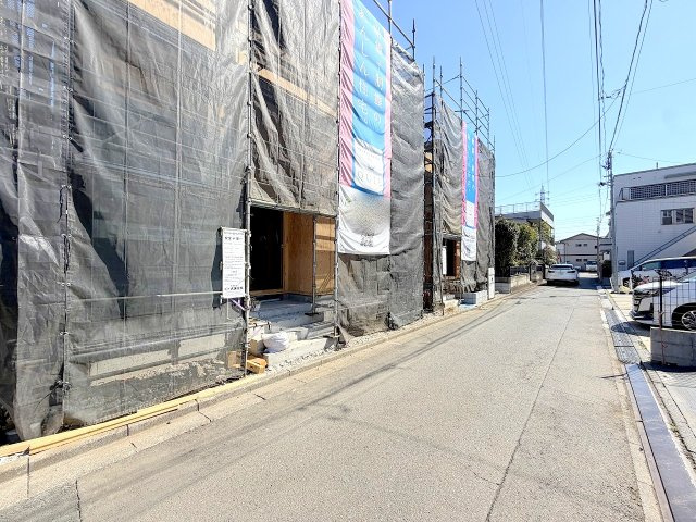 福生市熊川全４棟　新築分譲の前面道路含む現地写真