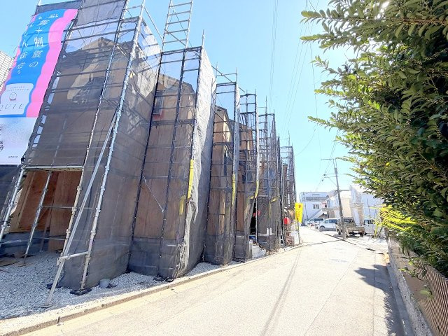 福生市熊川全４棟　新築分譲の前面道路含む現地写真