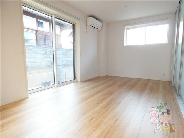 エステイ学南町の居間・リビング