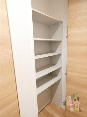 エステイ学南町の収納