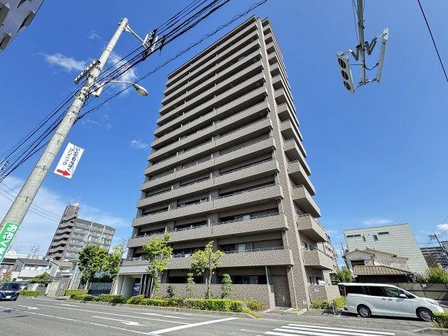 ロイヤルガーデン栗林駅前の外観