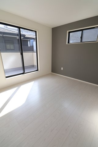 国分町新築戸建の洋室