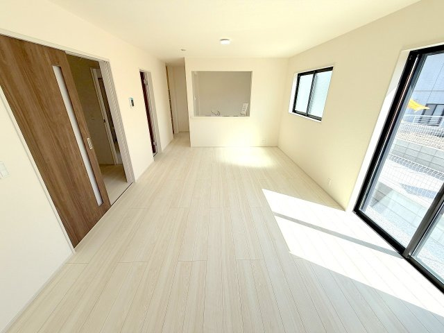福生市福生全２棟　新築分譲の居間・リビング