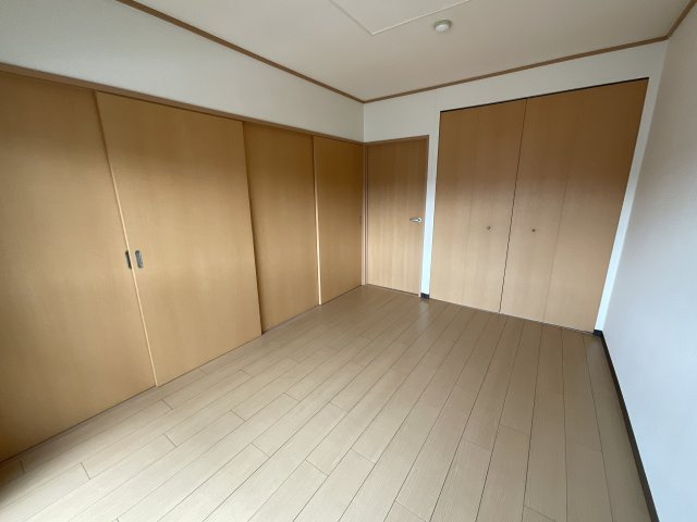 【洋室】 | ディアコート横山 | ゆったり過ごせる居間です
