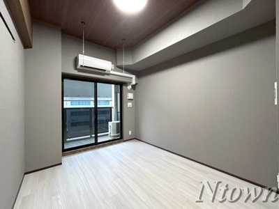 【居間・リビング】 | メイクスWアート丸の内 | こちらのリビングで趣味の時間をお楽しみください