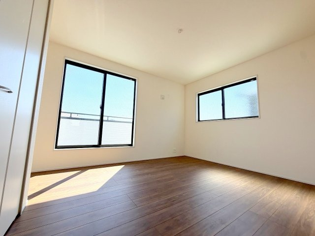 福生市福生全２棟　新築分譲の洋室