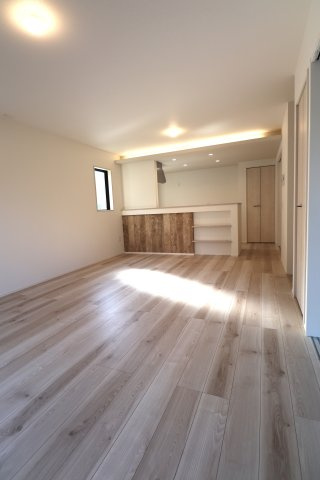 国分町新築戸建の居間・リビング