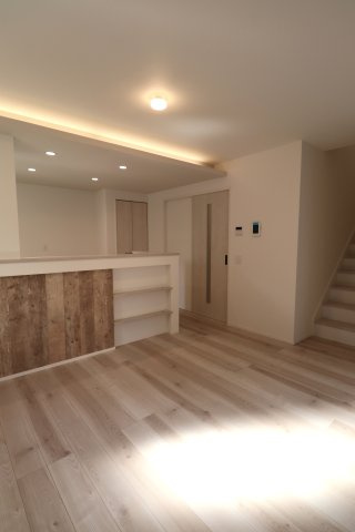 国分町新築戸建の居間・リビング