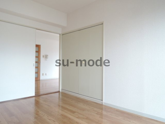 ピアタウンの洋室