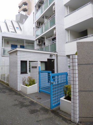 トップ本郷のエントランス