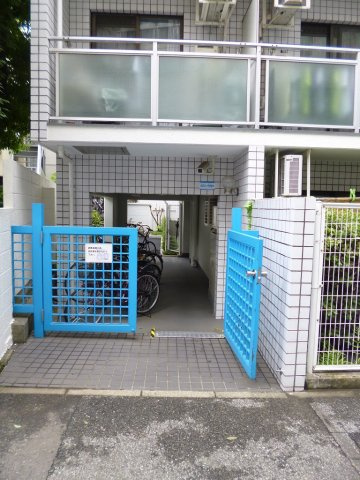 トップ本郷のエントランス