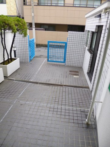 トップ本郷のエントランス