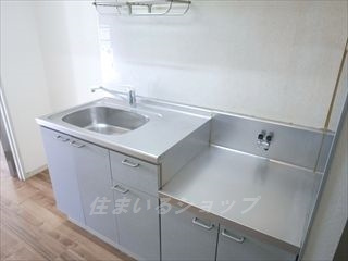 広島市安佐北区亀山７丁目のアパートのキッチン